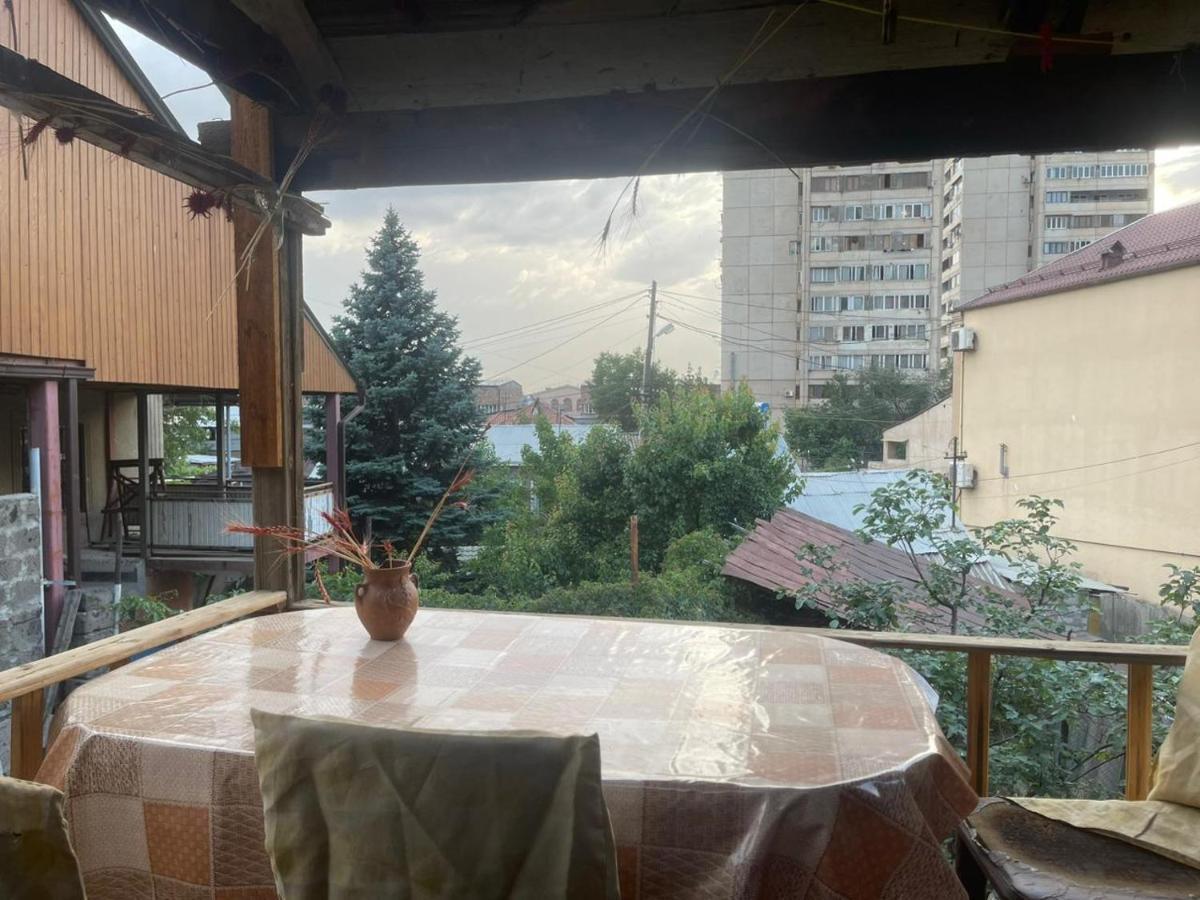 耶烈万Grig别墅 外观 照片